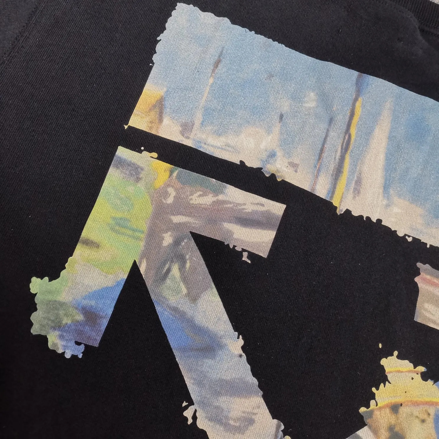 The top tested version OFF WHITE OW, the timeless classic Monet oil painting watercolor graffiti hooded zipper pure cotton loose men and women couples same style round neck sweatshirt overseas hot style, celebrity same style upper body, classic and beautiful oil painting style! World treasures, top famous paintings, walking works of art!  A good product starts with the fabric of the clothes. Our fabrics are pre-shrunk with epoxy water before leaving the fabric factory. After the fabrics are dried, they will have a light fragrance. Who can do this? The printing uses an imported 16-head white ink color drawing integrated direct printing machine + discharge dyeing process, which is completely consistent with zip. It effectively guarantees the perfect printing texture and visual effect. The multi-layered hollow points in the printing pattern are all manually modified, and the alignment is consistent to identify the first eye-catching point.   From the beginning of 2019 to now, a total of 100,000+ have been shipped. It can be said that this model is made to perfection. The basic purchase price for foreign purchasing agents is 50+, and the repurchase rate is 100%. The details, fabrics, and printing can be said to be completely restored, a true top version!  Let’s talk about the reason for 100,000+ sales! First, you can see the products we make, and all the identification details are in place. 1. The 4 hollow points on the printed character hat are identification details. During the scan, many manual modifications were required, and a hollow point was exposed, which was a fake at first glance. This is hollow, not black dot printing. 2. Printing is a combined process of discharge dyeing + direct injection! Both the black and white prints can be pulled apart, and the prints will not be damaged by loosening and rebounding. The dye is completely integrated into the fabric. 3. The fabric is 480 grams of custom-dyed fish scale terry cotton fabric, which has an excellent hand feel. 4. The collar label is embossed and has a hand-feeling effect! Definitely not an embroidery label, nor a blue label. 5. The tag rope is hung vertically from the collar. The rope is 120CM long, not a side rope. It is full of details. 6. Details, the main picture is actually shot. If you are worried about what you have seen, you can directly compare it with the pictures of my home and the official website. Fearless of all comparisons. 7. Customized pull tabs with engravings and hat rope bells with engravings! These are the details of the identification.   Size: XS-L Color: Black Off-White P:360